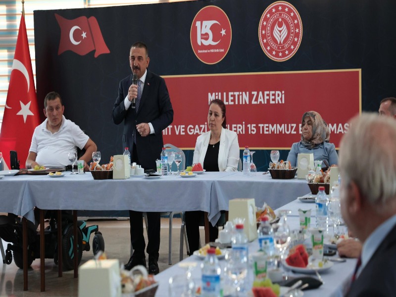 Valimiz Osman Hacıbektaşoğlu “15 Temmuz Demokrasi ve Milli Birlik Günü” Etkinlikleri Kapsamında Şehit Yakınları ve Gazi Aileleriyle Bir Araya Geldi
