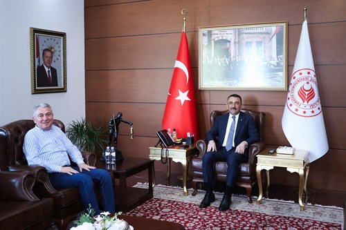 Vali Osman Hacıbektaşoğlu, Pusula Gazetesi İmtiyaz Sahibi Ali Rıza Tığ'ı Kabul Etti