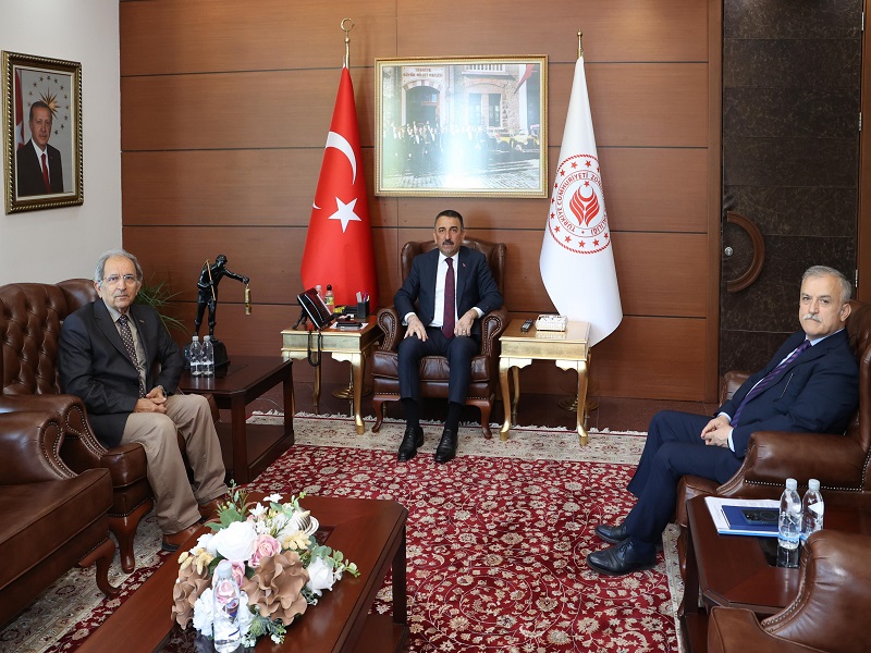 Vali Osman Hacıbektaşoğlu, UNESCO Milli Komisyonu Başkan V. Jeopark Bilimsel Koordinatörü Prof.Dr. Nizamettin Kazancı'yı Kabul Etti